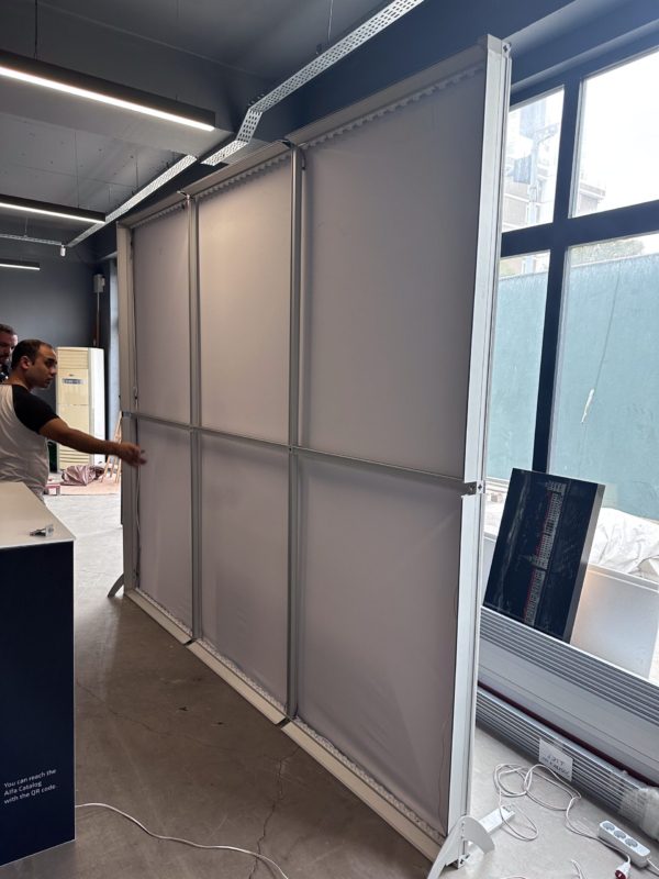 Moduler fuar stand lightbox kiralama Lightbox set 200x200 lightbox ankara tuyapIMG 1935 kopyasi scaled Moduler fuar stand lightbox kiralama Lightbox set 200x200 lightbox ankara tuyapIMG 1935 kopyasi scaled